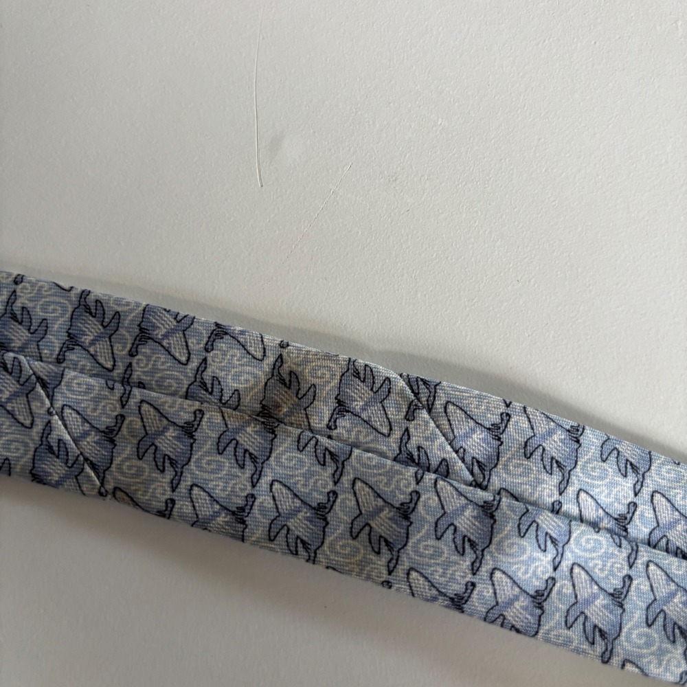 Vineyard Vines Silk Tie Mens OS Blue Pacific Life Whale Pattern - Picture 3 of 4